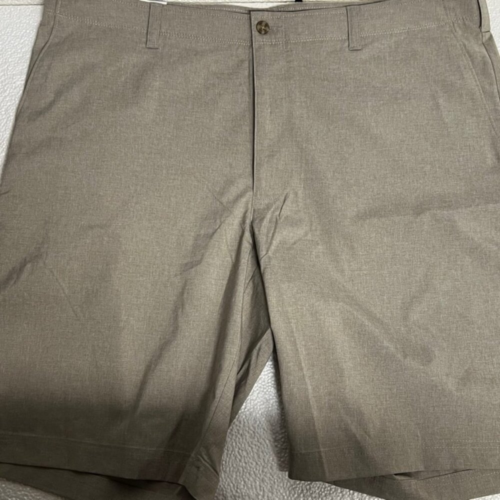 NWT‎ PGA Tour Stretch Waistband Shorts Golf Golfing 40 Waist Khaki